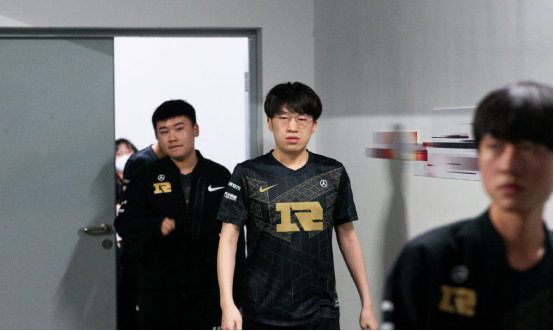 在的交流氛 在的交流氛